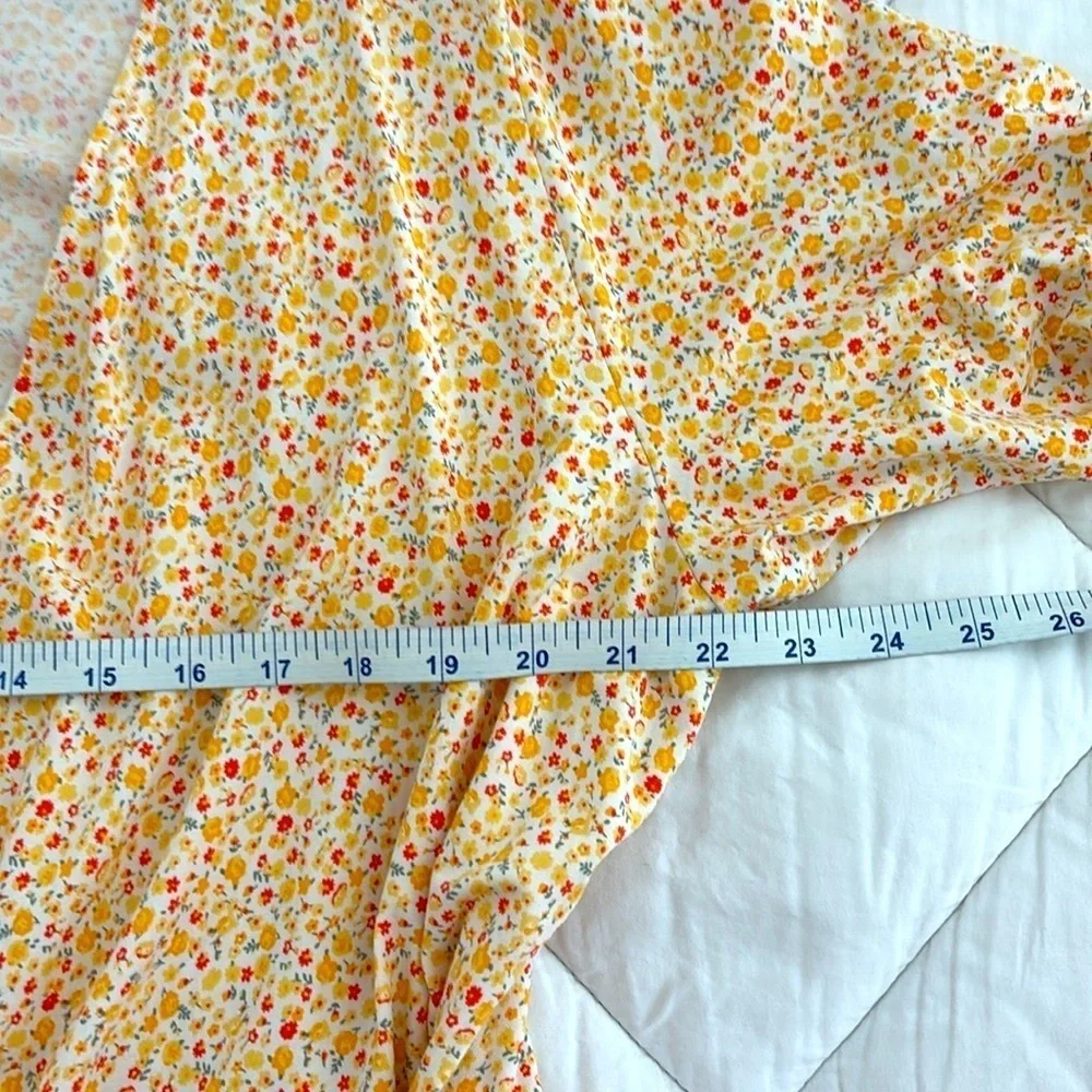 NWOT Lands' End Gold/Yellow Flutter Sleeve Wrap/Tie Blouse.Floral Design.Size 2X - Picture 9 of 10